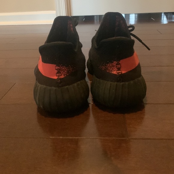 Yeezy 350 Red Stripe - Picture 2 of 7